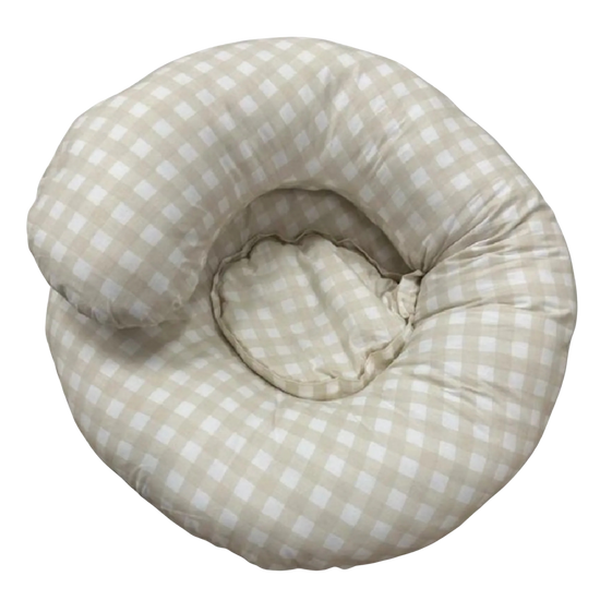 Body pregnancy pillow in beige and white checks